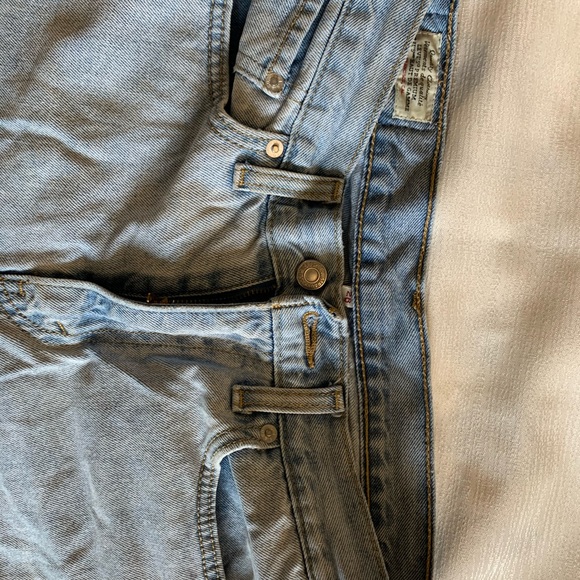 Levi’s mom shorts - Picture 2 of 3